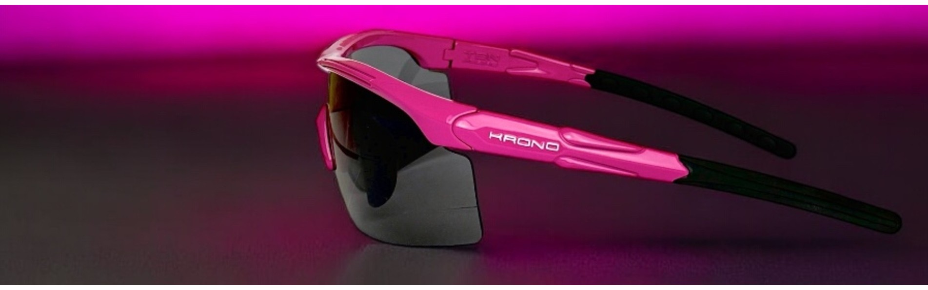 https://www.kronopolo.fr/image/cache/catalog/Blog%20Banners/Krono%20Tenframe%20Glasses%20Pink%20Blog-1903x596.jpeg