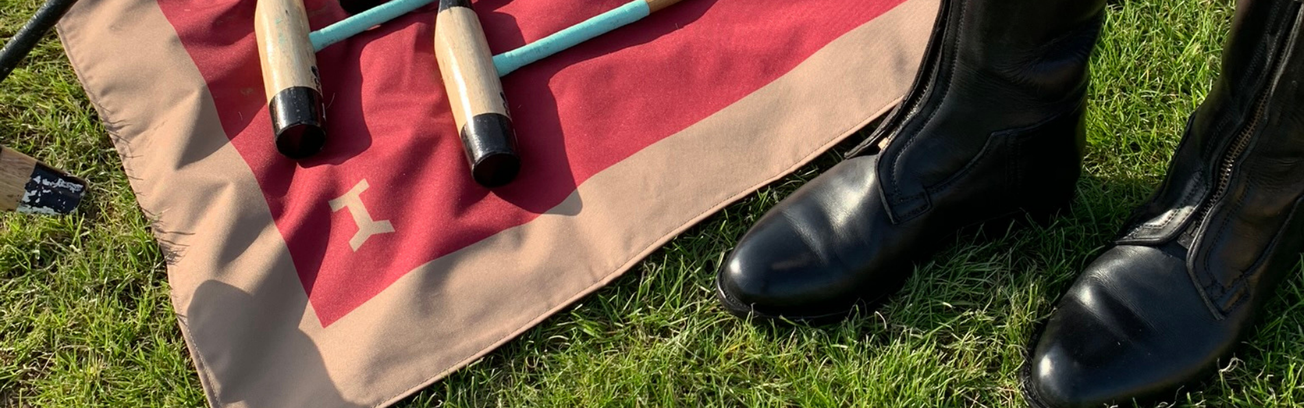 https://www.kronopolo.fr/image/cache/catalog/blog/banner%203/How_to_choose_size_polo_boots-1903x596.png