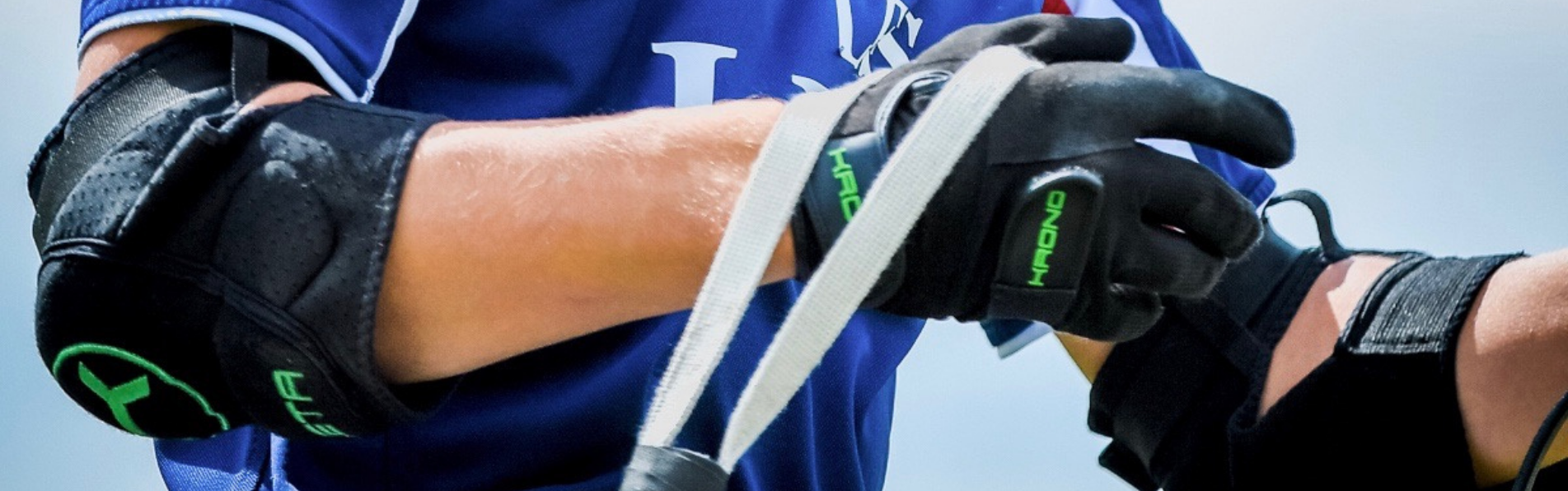 https://www.kronopolo.fr/image/cache/catalog/blog/banner%203/the_size_of_Polo_elbow_pads-1903x596.png