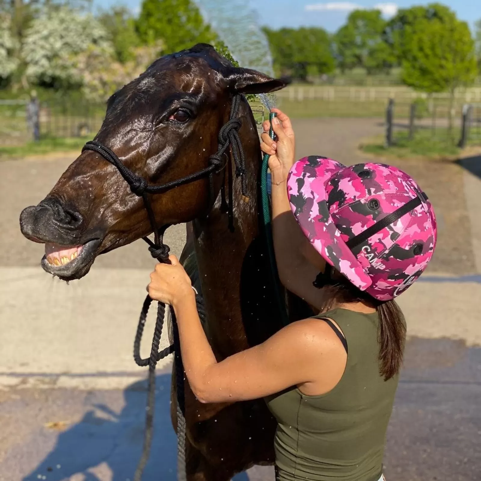 Casque Polo Camouflage Chevaux Roses Casque Polo Camouflage Chevaux Roses