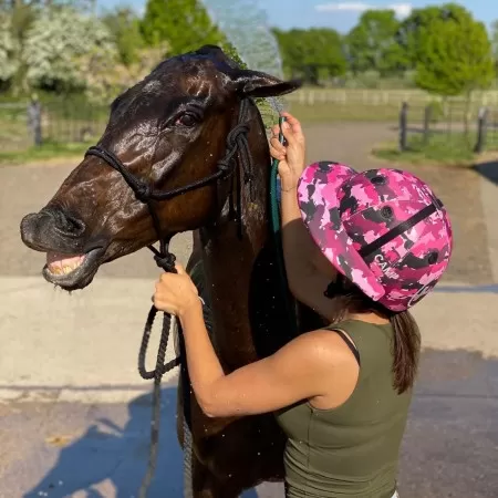 Casque Polo Camouflage Chevaux Roses
