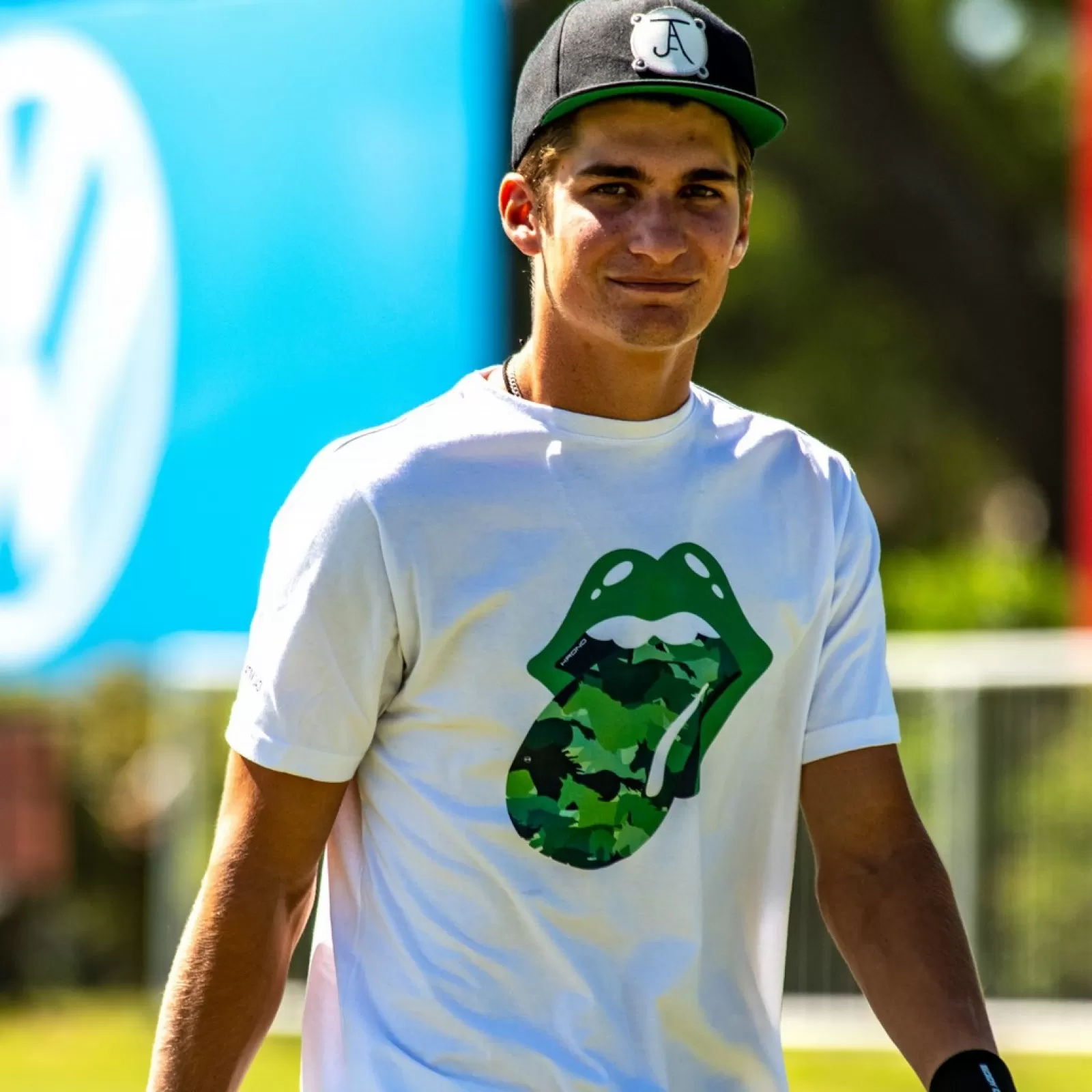 La Natividad Lip Tee La Natividad Lip Tee